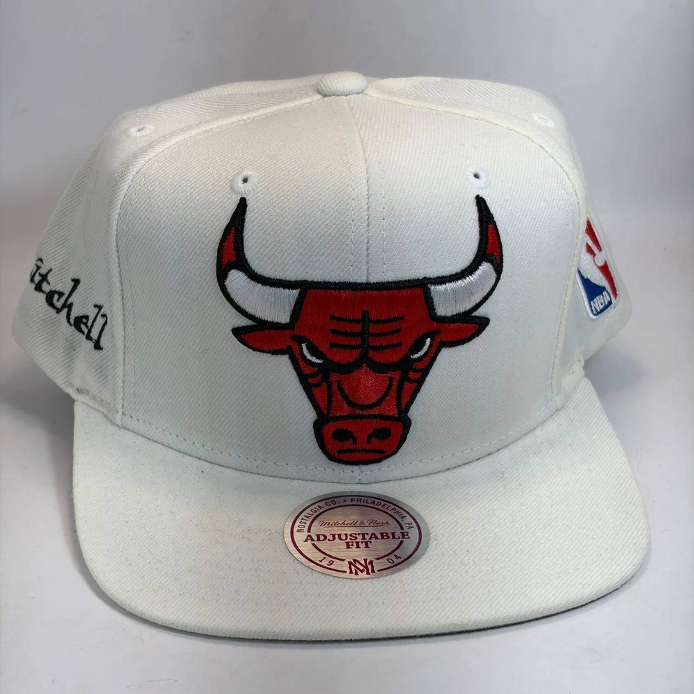 Mitchell & Ness Chicago Bulls XL Logo Snapback Hat White NBA Adjustable NZU07
